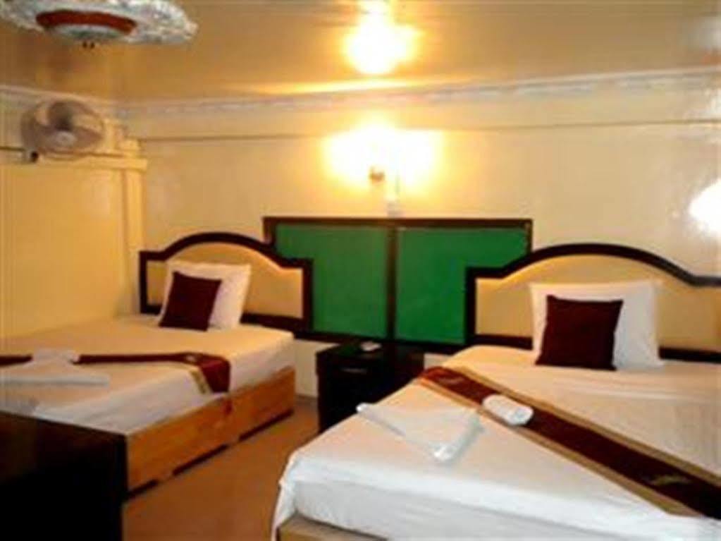 Golden Boat Guesthouse プノンペン エクステリア 写真
